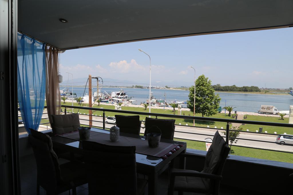 Lakis Luxury Apartment Keramotí Esterno foto