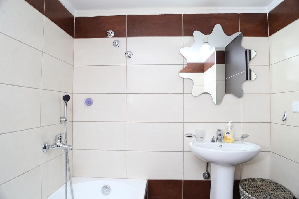 Lakis Luxury Apartment Keramotí Esterno foto